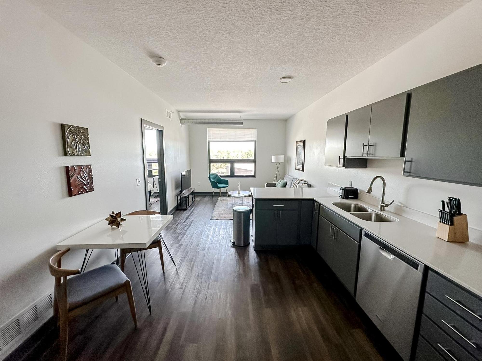 Sleepover 1Bd 1Ba Des Moines Apartments Luaran gambar